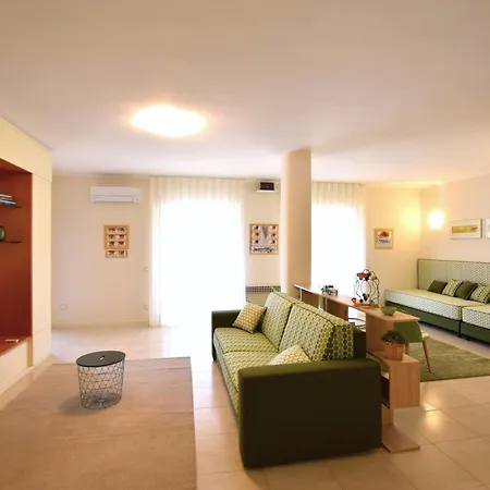 Cinthia Apartment *