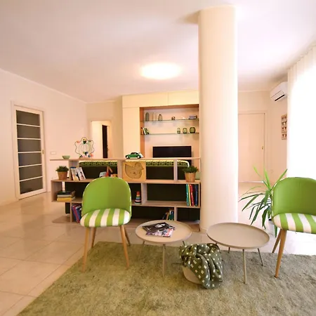 Apartment Cinthia *